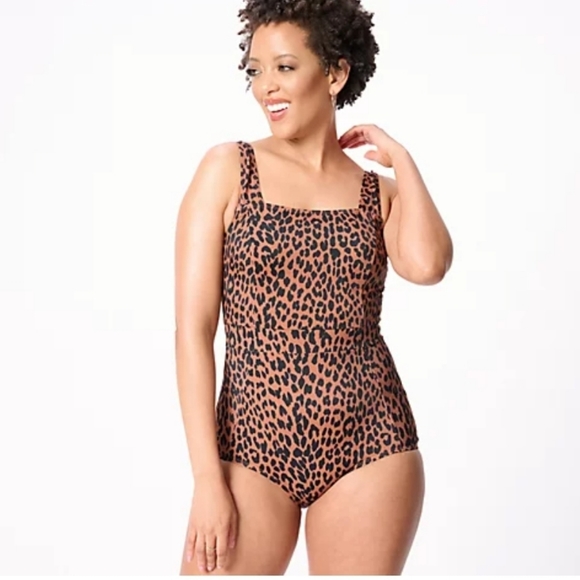 Girl With Curves Swimsuit - Picture 1 of 5